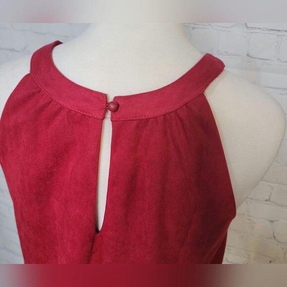 Alya Red Dress size Sm Faux Suede Sleeveless Shift Keyhole in back - Picture 5 of 7